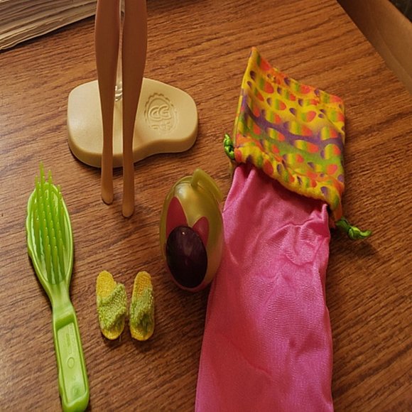 Retired 2002 Teen Slumber Party  Barbie With Magic ball - Picture 2 of 2